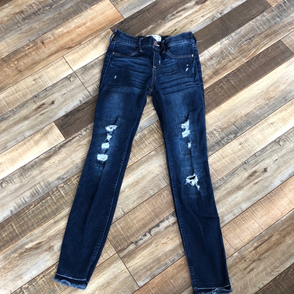 Abercrombie kids Pull on jean legging.